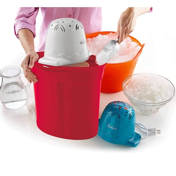 Ice Cream Maker - Picture 4 of 17